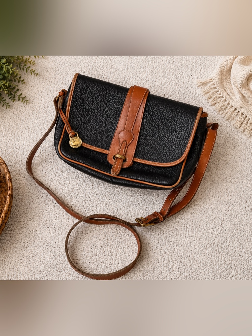 Vintage Dooney & Bourke Crossbody Bag Womens Black All Weather Leather USA